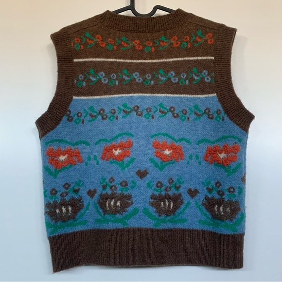 Retro Style Sweater Vest - Picture 4 of 4